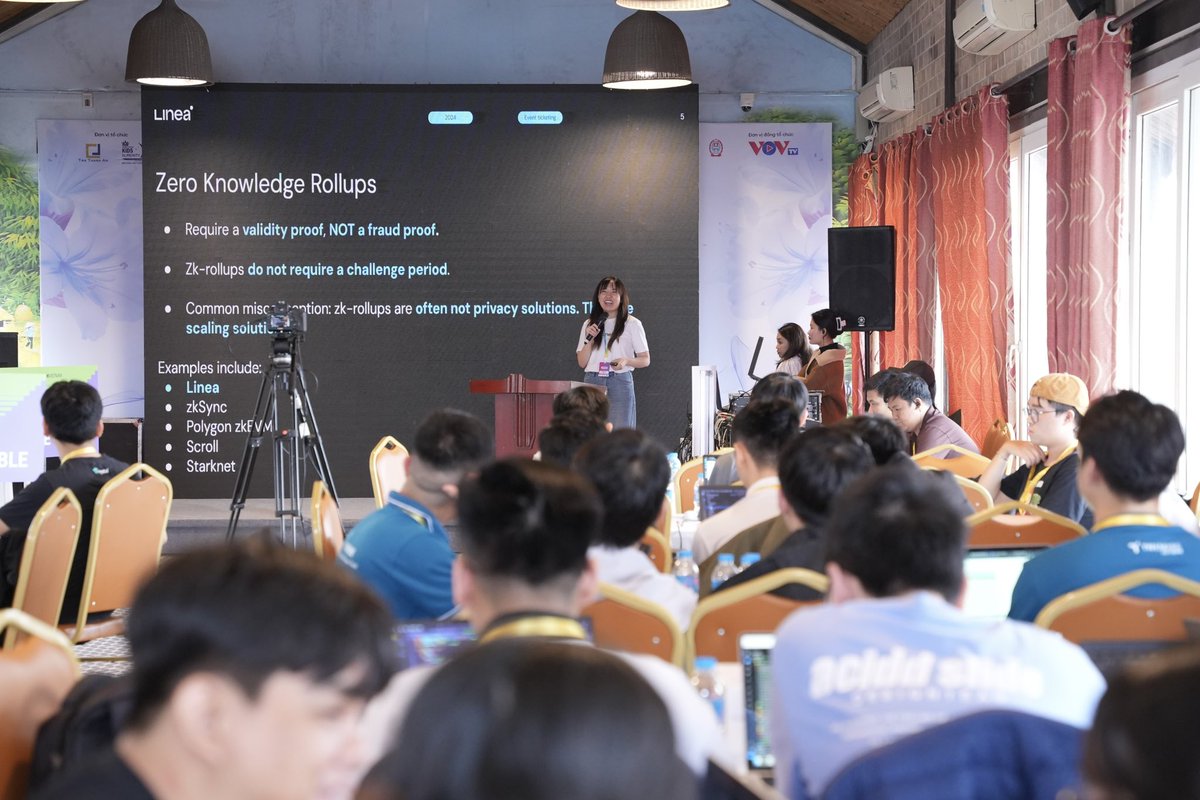 eth_vietnam's tweet photo. Let's buidl 🔥

#Buidlathon #ETHVN24 https://t.co/kSAYzTNI7a