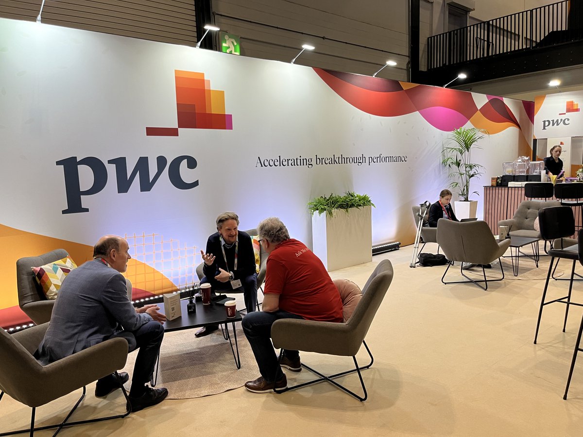 SallyannHanbury's tweet image. Plenty of action today at @PwC_UK booth at @Oracle CloudWorld Tour London! Find our experts to hear the insights on how cloud solutions can accelerate your finance and workforce transformation. 

#BeTransformative #PwC_Oracle #CloudWorld
