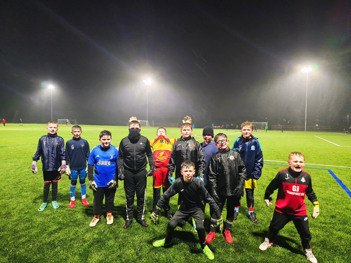 Fantastic effort from this bunch in horrendous conditions last night 🌧️🌧️🌧️.  Us goalies love the rain though😂