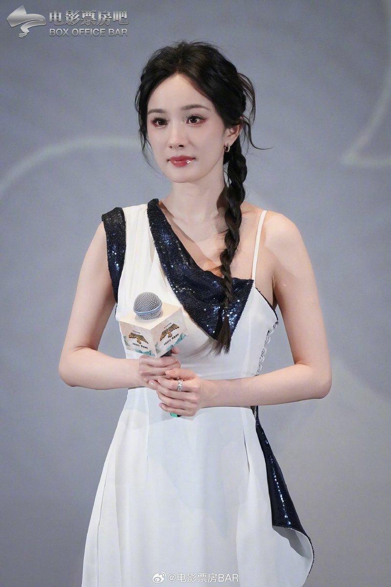 yangmiicambodia's tweet photo. She's really beautiful my Mimi's 🦊🫶🏻 Yang Mi For the gala Premiere "Kung Fu Panda 4" at Beijing Cinema 🔥
#YangMi #杨幂 #kungfupanda4 #Xiaozhen https://t.co/qZHsoywkMW