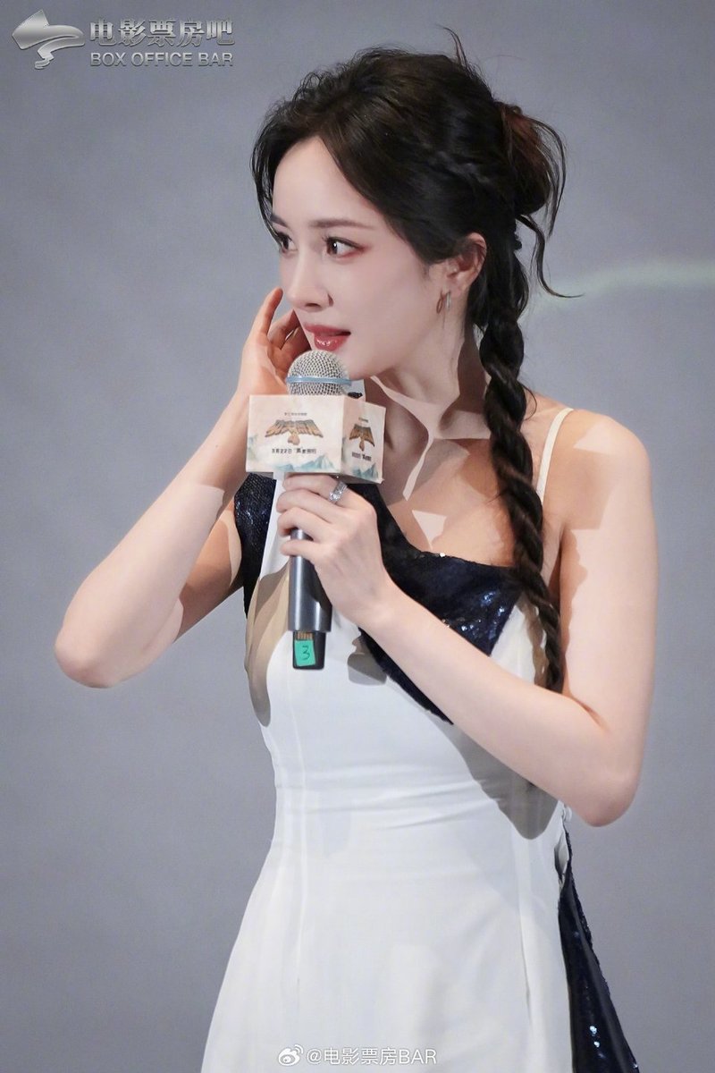 yangmiicambodia's tweet photo. She's really beautiful my Mimi's 🦊🫶🏻 Yang Mi For the gala Premiere "Kung Fu Panda 4" at Beijing Cinema 🔥
#YangMi #杨幂 #kungfupanda4 #Xiaozhen https://t.co/qZHsoywkMW