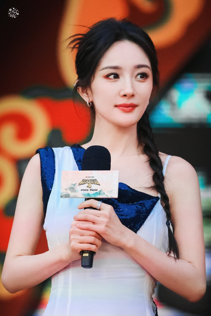 yangmiicambodia's tweet photo. She's really beautiful my Mimi's 🦊🫶🏻 Yang Mi For the gala Premiere "Kung Fu Panda 4" at Beijing Cinema 🔥
#YangMi #杨幂 #kungfupanda4 #Xiaozhen https://t.co/nD4qxN1vrE