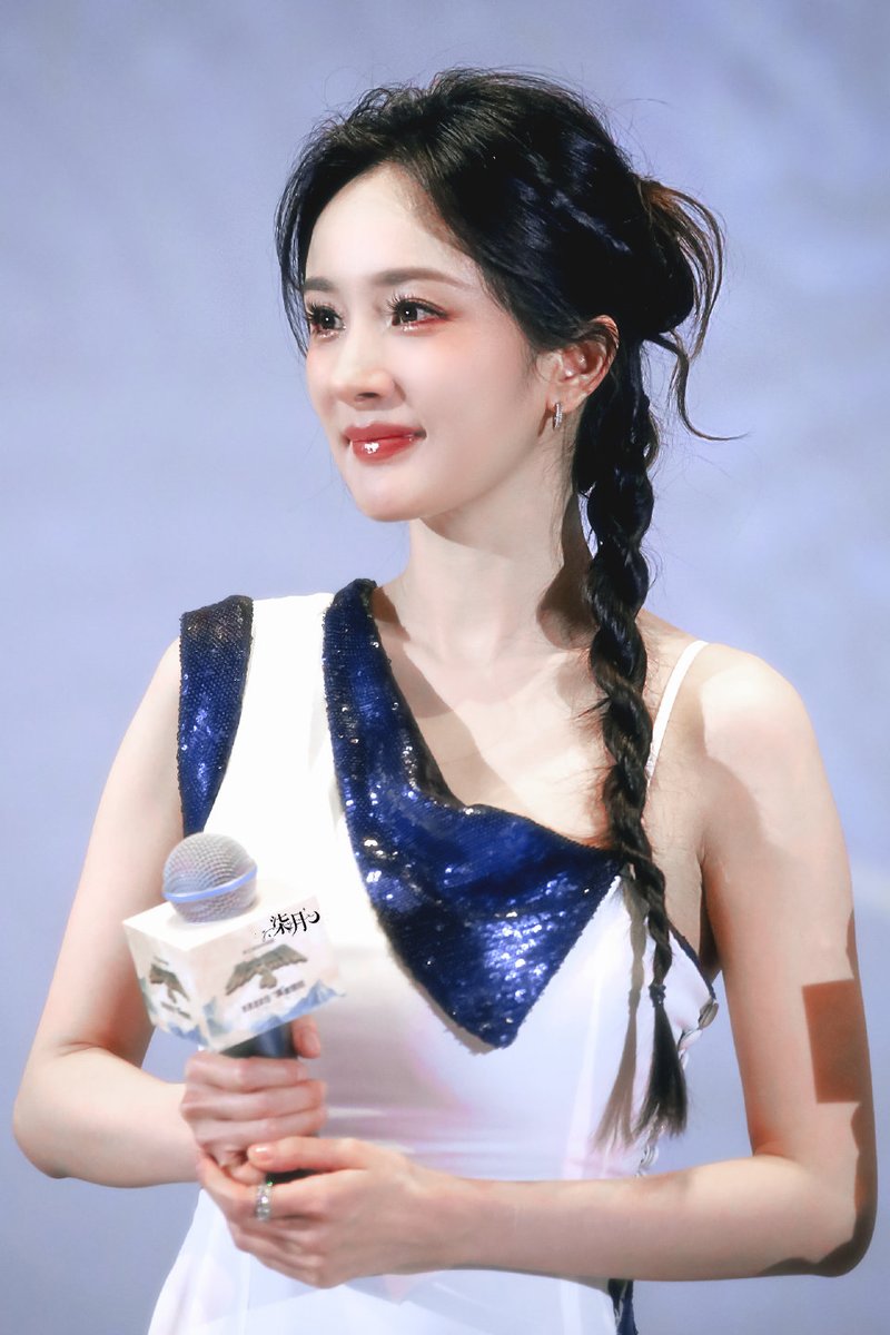 yangmiicambodia's tweet photo. She's really beautiful 🦊🫶🏻 Yang Mi For the gala Premiere "Kung Fu Panda 4" at Beijing Cinema 🔥
#YangMi #杨幂 #kungfupanda4 #Xiaozhen https://t.co/YKaLFx409i