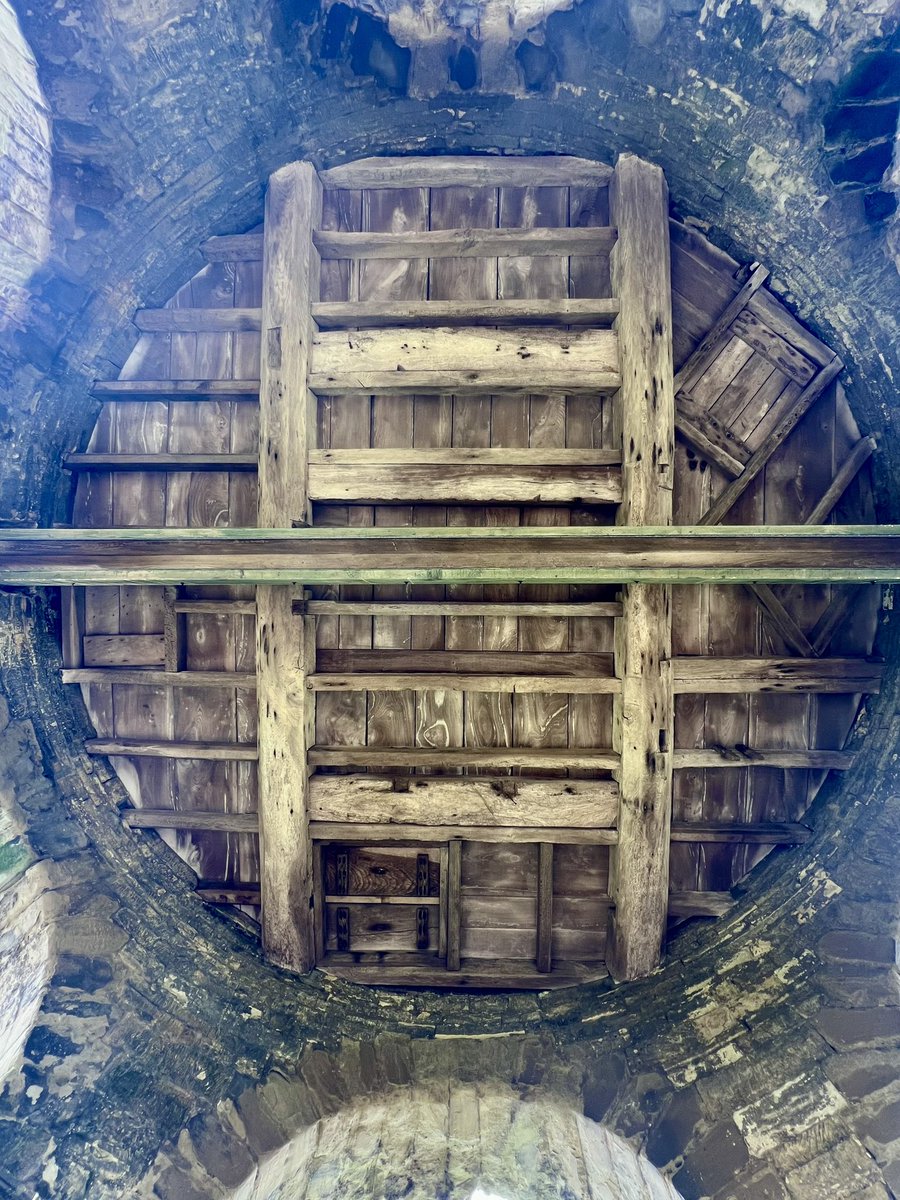 OwlsworthConse1's tweet image. Great day surveying projects with our mills manager yesterday. Looking at a hurst frame in need of significant TLC on a beautiful watermill before a trip to review the iconic Chesterton windmill which needs new sails! #owlsworthconservation #millwork #windmill #watermill