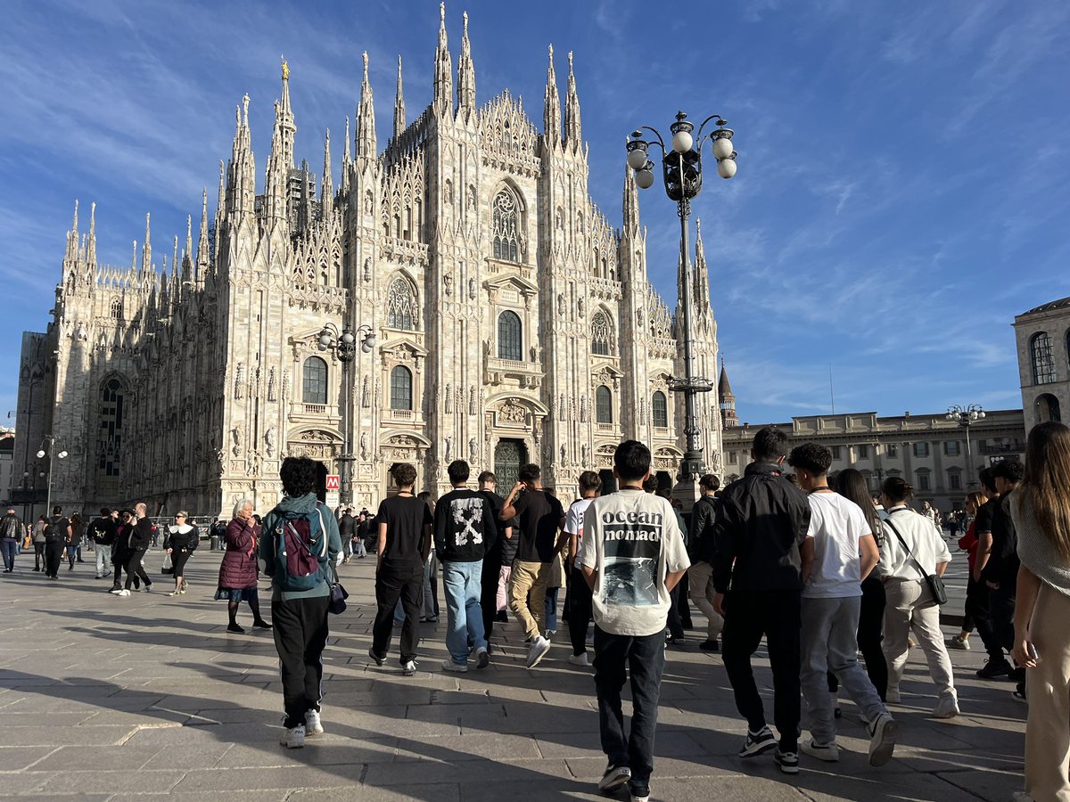 Nazaret Lanzarote (@nazaretarrecife) on Twitter photo Visitamos Milán, Venecia… gran aprendizaje en este #ViajeCultural4ºESO por ciudades increíbles de Italia. #AprendemosJuntos #AsíEsNazaret <a href="/coleinnovadores/">Coles Innovadores</a> Visitamos Milán, Venecia… gran aprendizaje en este #ViajeCultural4ºESO por ciudades increíbles de Italia. #AprendemosJuntos #AsíEsNazaret <a href="/coleinnovadores/">Coles Innovadores</a>