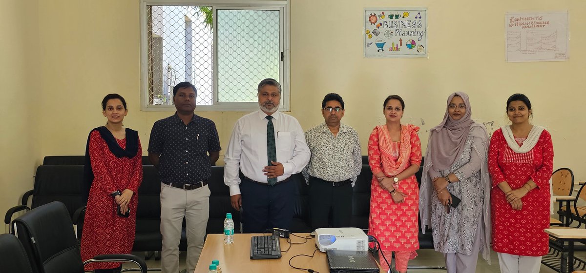KaumudiSingh9's tweet photo. An invited lecture on Soft Skills Development at @hbtukanpur by Dr Rao Vikram Singh (NMIMS, Mumbai) https://t.co/Obxs0sDdpN