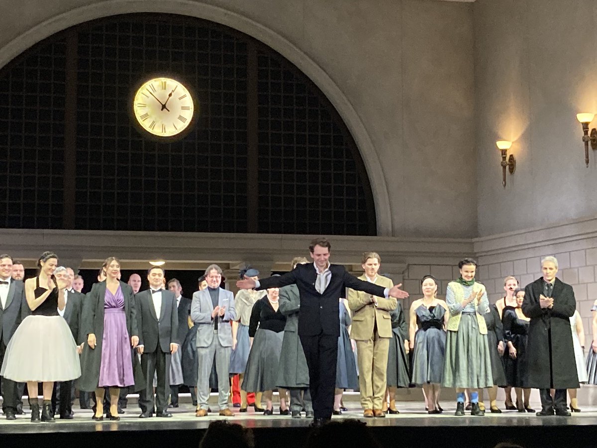 ManuelBrug's tweet photo. Interesting, sensitive #eugenonegin by #vasolybarkhatov @Theater_Bonn with wooden set, snow balls, no Duell and Finale in 🚂 station. Very atmospheric. Fine conducted by #hermeshelfricht, good ensemble, #pavelkudnikov as #gremin on 🔝. 👏 https://t.co/lltHRRO5vx