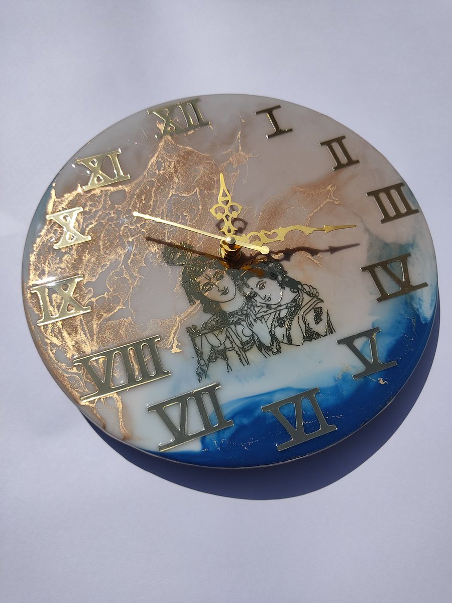 PalviPrajapati's tweet photo. Rate my 1st wall clock project 😍
10 on ?
#handmade #clock #handmadegift #resinart #resinclock #jammuartist #JammuAndKashmir #JammuKashmir #jammu https://t.co/gLssGgakUk