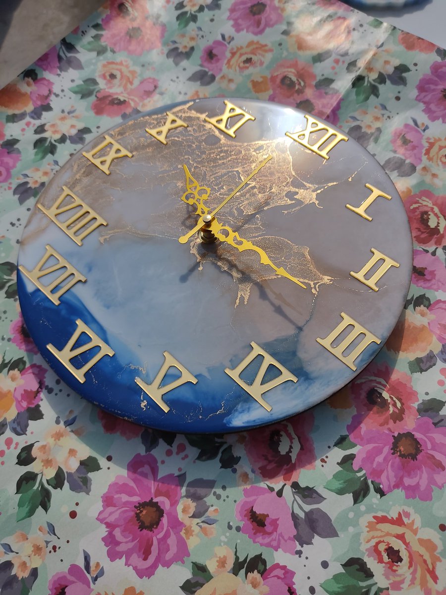 PalviPrajapati's tweet photo. Rate my 1st wall clock project 😍
10 on ?
#handmade #clock #handmadegift #resinart #resinclock #jammuartist #JammuAndKashmir #JammuKashmir #jammu https://t.co/gLssGgakUk