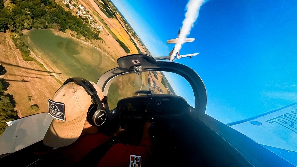 Jokeruzzo's tweet photo. it's a matter of trust, it’s a matter of thrust. ogni apparente insignificante dettaglio conta. :)

@pioneerteamformation @alpiaviation https://t.co/ayrqNEB9Cp