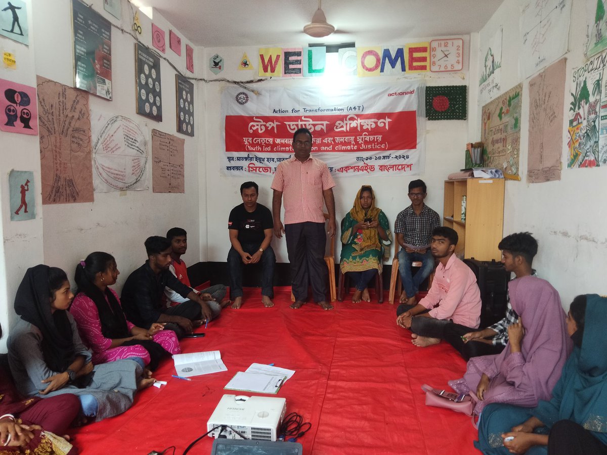 'Youth led Climate Justice and Public  Service Tools.'
22 young people represent two days (13,14 March, 2024)of step down training. Where as an Associate trainer they elaborate on #climatejustice #adaptation #mitigation  National Adaptation Plan 🇧🇩
#activista 
#youthhubsatkhira