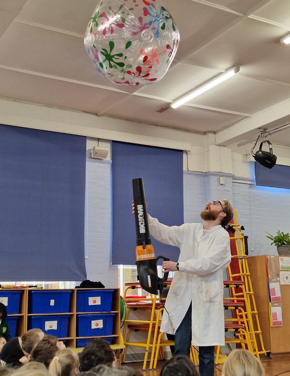 cheamparkfarm's tweet photo. Y1 have been enjoying National Science Week. #WeAreLEO #LEOScience #BritishScienceWeek https://t.co/LSQzeDEBKl