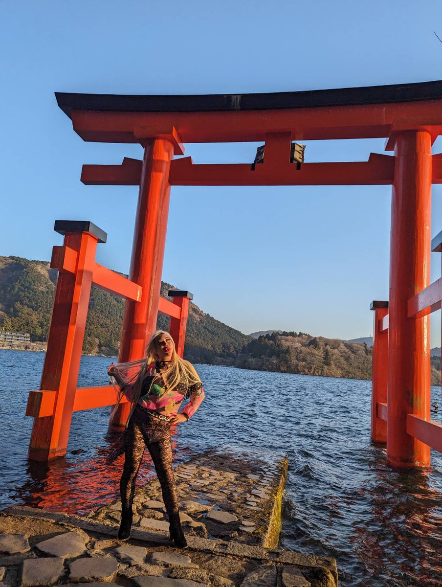 皆、汚歯世〜✨❣️❣️ モーニングコォル☎️で、 早朝からリンリンぉ