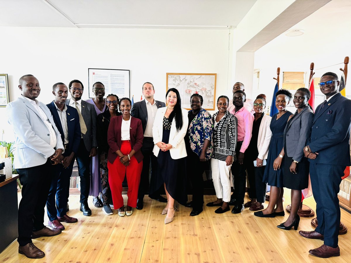 Thrilled about our exchange w Members of the @EU_YSBUg discussing Austria‘s work in 🇺🇬 and priorities in the Justice Sector. Thanks for all the bright ideas on increasing access to justice and customer care in service provision. @EUinUG and @FarajaAfricaFdn @EU_YSBUg @AustrianDev