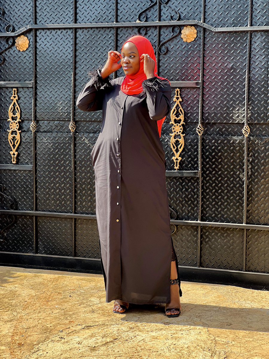 Those who say I make pregnancy seem so easy I only make it seem easy in pictures but in real life I look like a jerrycan that is hopeless 😂😂😂Anyway let’s focus on my shirt dress koz it’s really dope 👌from @shaky_instyle_ Call 0785017150 to make your orders and Jumah Kareem