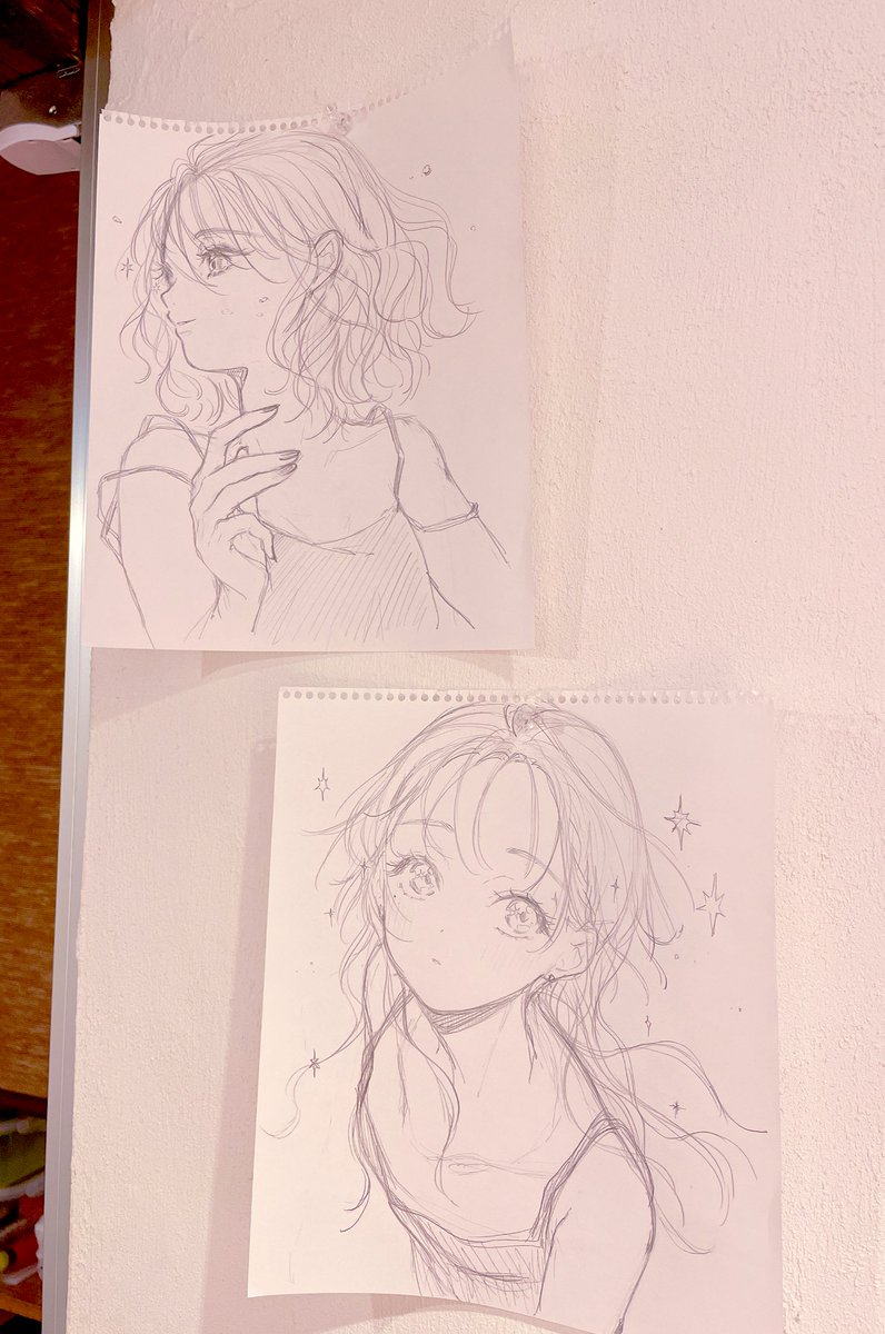 空き時間にちょこちょこ描いていた落書きを壁に貼ってみました
#りーりん個展 
