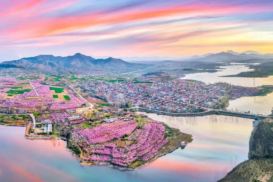 LinyiOfficial's tweet photo. Embrace the spirit of #spring in #Linyi with invigorating outdoor adventures! Wander through blooming landscapes or savor peaceful picnics in serene settings, indulging in the city's distinctive charm and tranquility. #TouringLinyi #SpringInLinyi https://t.co/abWXI86Nj4