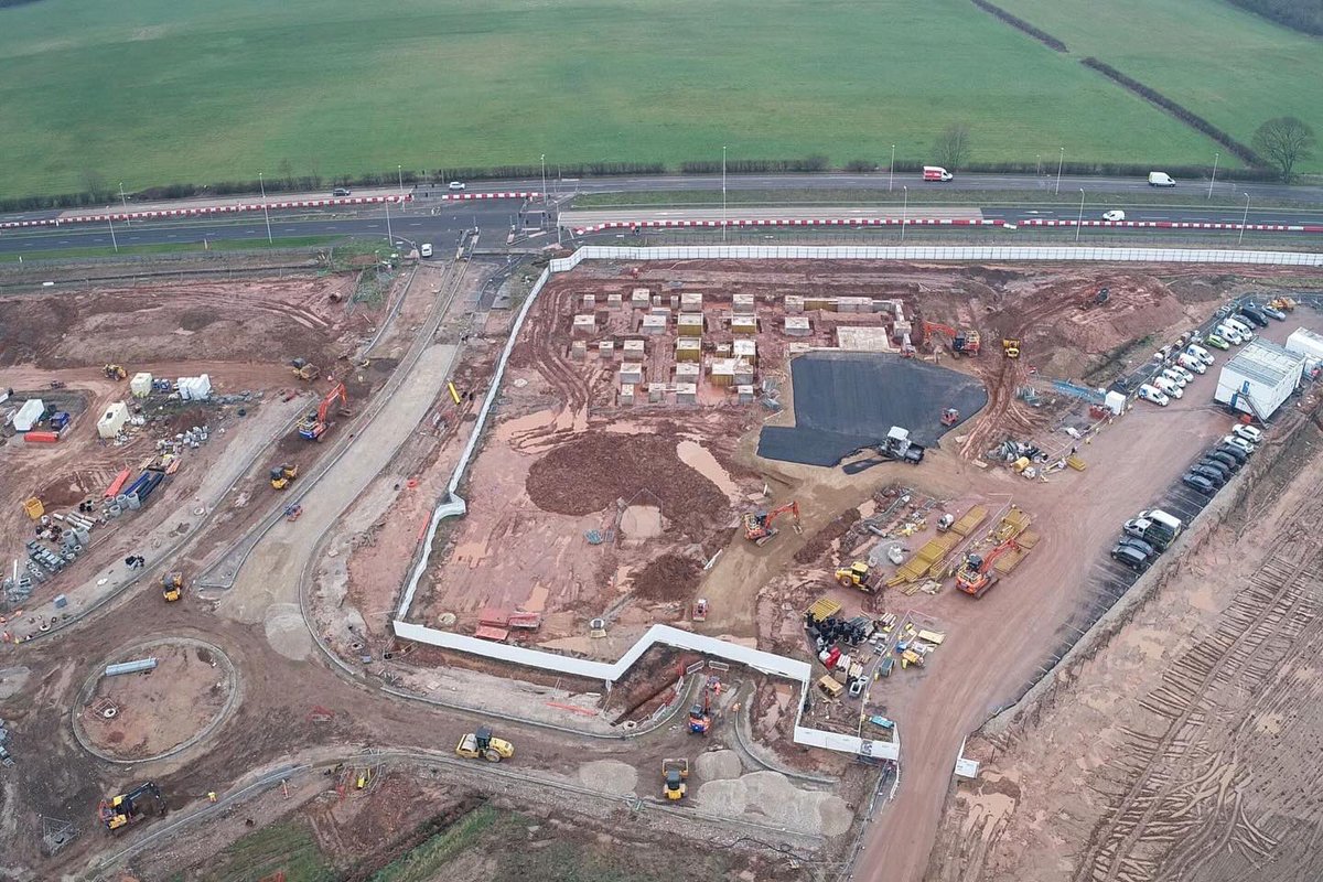 OakfieldLTD's tweet photo. Drone footage captures the ongoing progress of Oakfield at the Top Wighay development in Hucknall.

Currently, the focus of our team is on the council office. Works have been carried out, revealing the foundations laid out with pads and beams in preparation for steelwork. https://t.co/nkNg5ZXejb