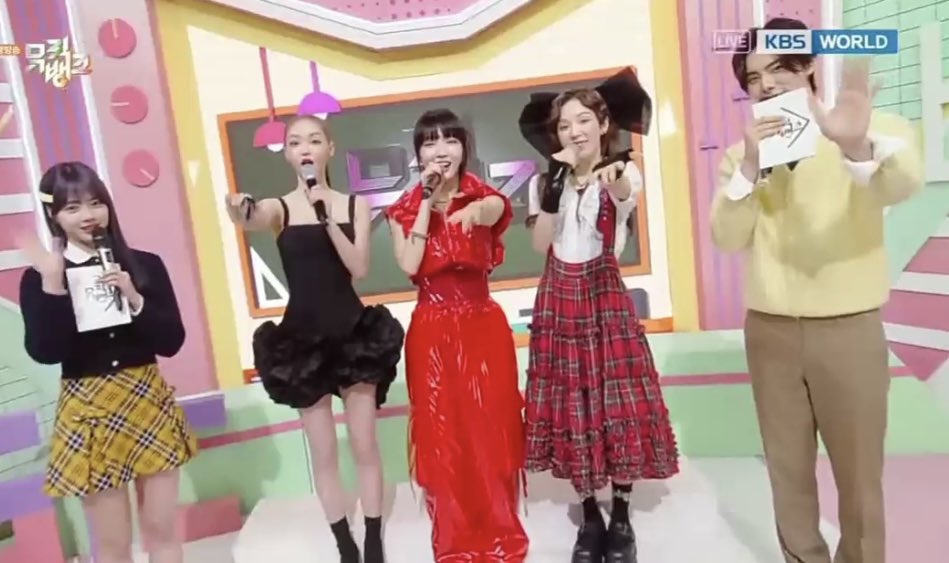 GIstdPgacAAjEWO?format=jpg&name=medium