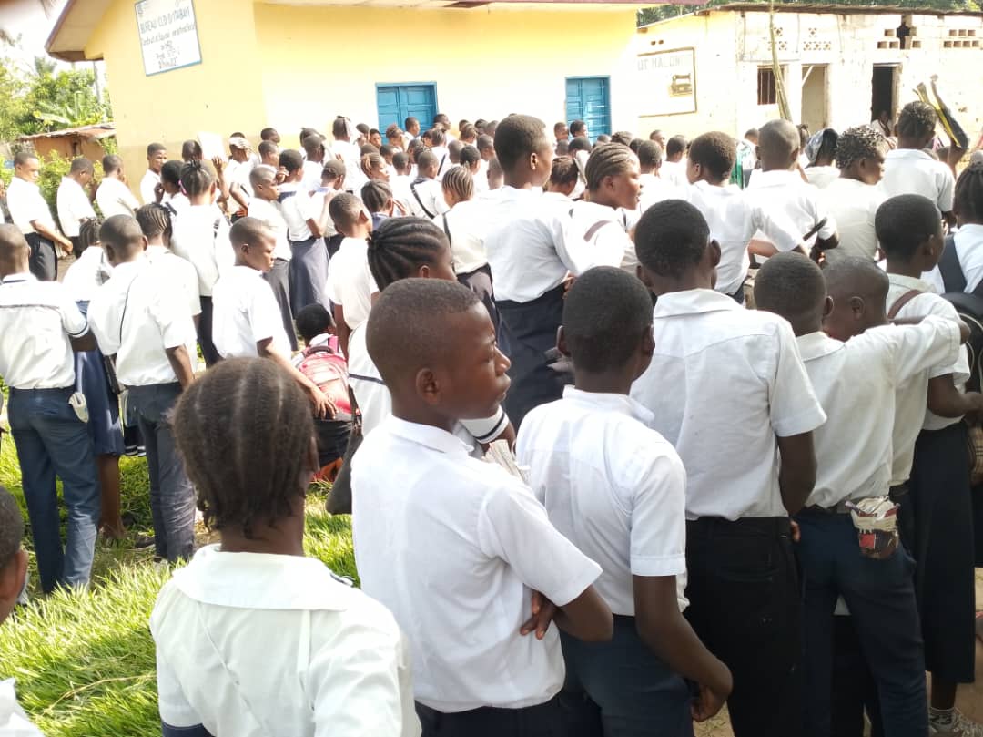 KasaiVlf's tweet photo. Avec l'appui de @DevCanada ,les #ODDF viennent de sensibiliser 282 élèves dont 85 filles de l'institut Malongo ,dans la commune de Lukonga sur les unions conjugales des enfants
#Non aux #mariages #forcés et #arrangés
@VlfCongo @CarterCenter @refedef @Marie_JoNtsh @tabulukayi https://t.co/LKtlwe7IxC