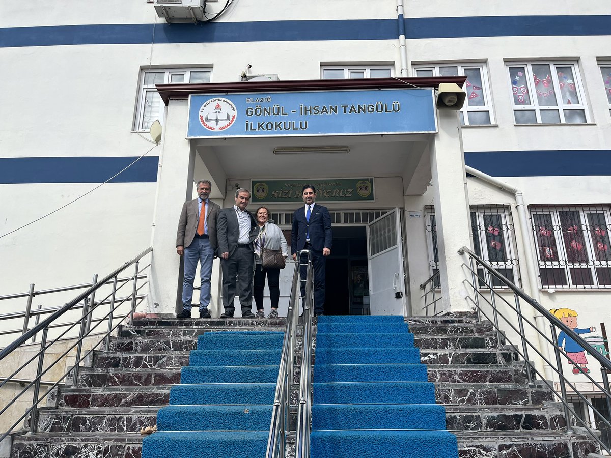 gitio_23's tweet photo. Değerli Hayırsever Gönül Tangülü, okulumuza kıymetli bir ziyarette bulundu. Abdullah Hakan Tangülü Özel Eğ. ve Mes. Ok. Müdürü Ahmet Yıldırım ile birlikte okulumuzun öğrencileri ile sohbet eden tavsiyelerde bulunan Sayın Gönül Tangülü’ne teşekkürlerimizi sunarız 💐  @elazig_mem https://t.co/s7UW0NUvLQ