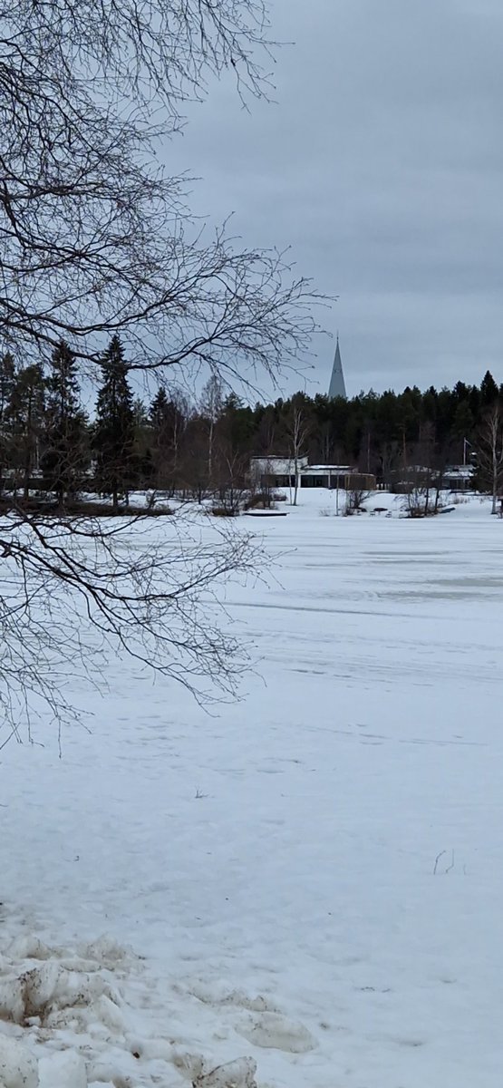 Uusivir1's tweet photo. Oulujoen kirkon torni #vaari matkailee https://t.co/fa3IwX05o7