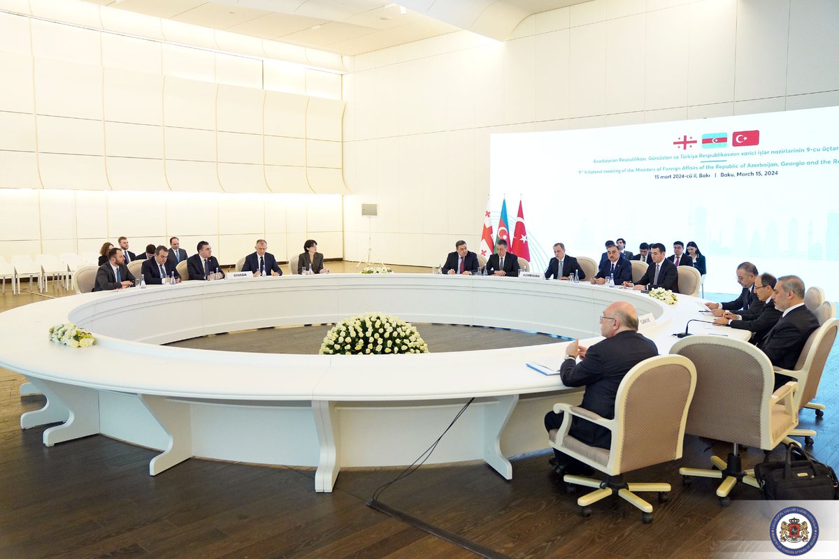 Delighted to launch the 9th trilateral meeting of the Foreign Ministers of #Azerbaijan, #Georgia and #Türkiye, along with my colleagues @Bayramov_Jeyhun and @HakanFidan. This is a great comprehensive platform based on friendship, which is hugely contributing to strengthening