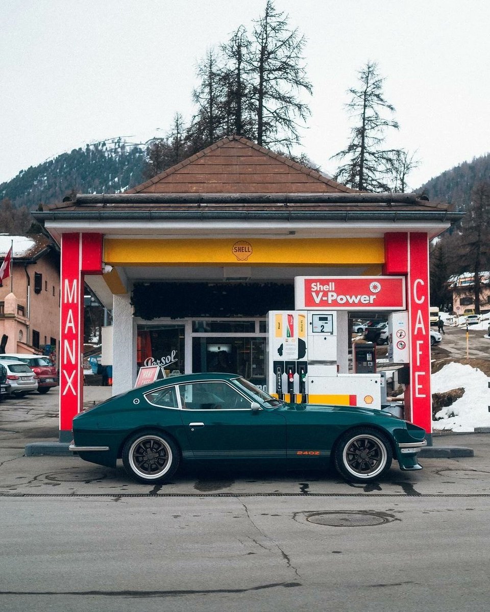 #Nissan 240Z
 
#FillUpFriday ⛽