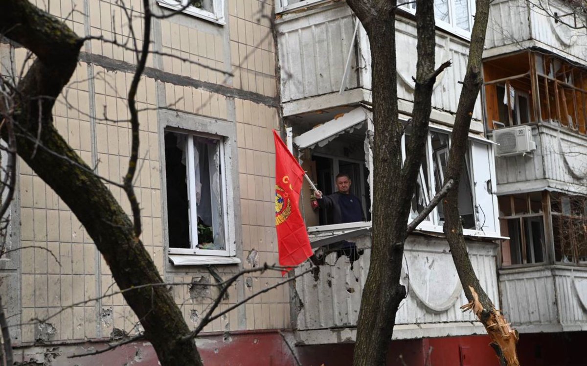 TWMCLtd's tweet photo. Meanwhile, the mayor of #Belgorod publishes photos of some of the morning damage following the attack on the city by dissident Russian forces.
#RussiaWithoutPutin https://t.co/oKJk1y1E3a