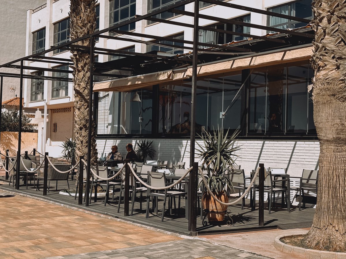 The good weather is with us and we see no better plan than to go to our terrace to enjoy the sunshine and have a drink while the Mediterranean breeze accompanies us

Happy weekend to all of you!

☎️ (+34) 952 40 13 66
📩 reservas@fayhotels.com
💻 fayhotels.com

#Malaga