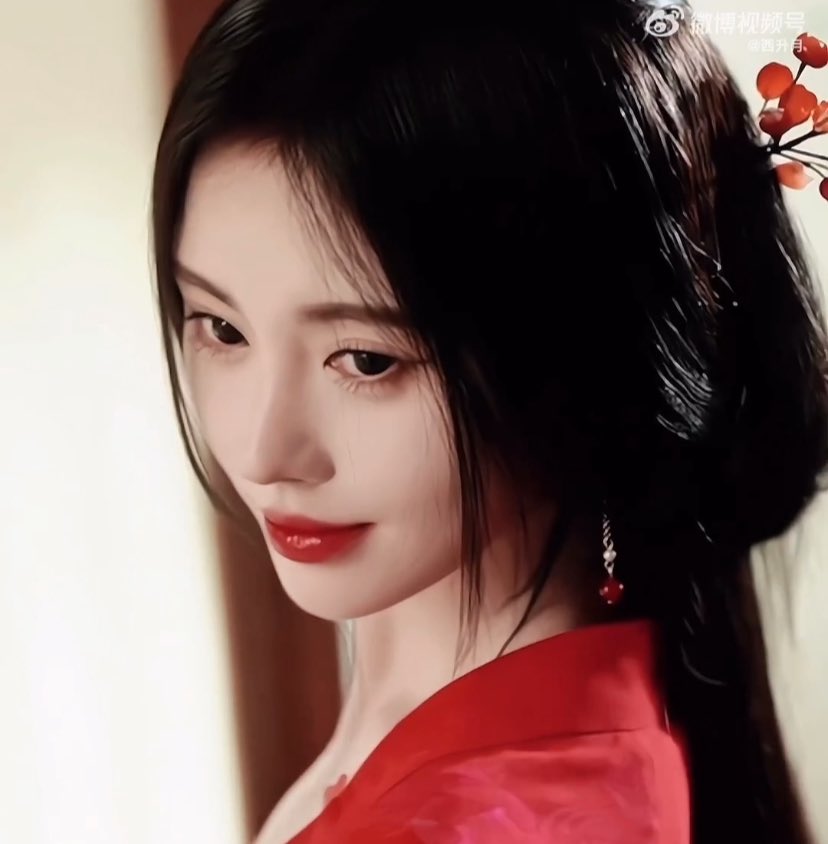 คนชื่อซ่างกวนมันลอยหน้่าลอยตาทุกคนเลยมั้ย ล่อมือมากกก #花间令 #บุปผารักอลวน #InBlossom #JuJingyi #鞠婧祎 #จวีจิ้งอี