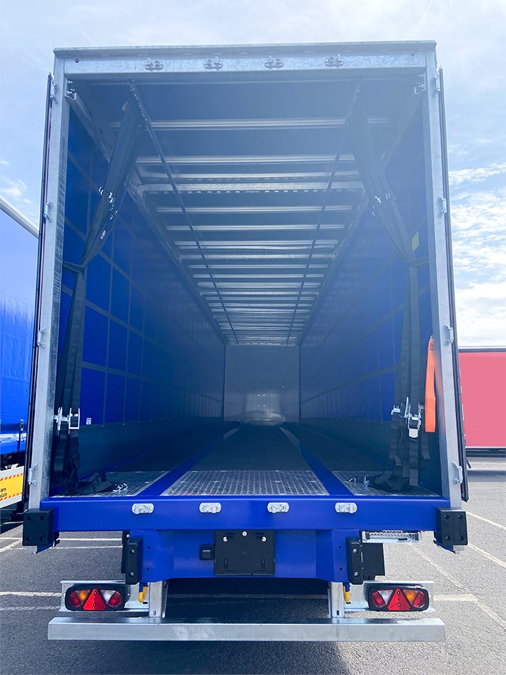 🚛 READY FOR WORK 🚛 SDC’s EN-XL Freespan Curtainsider with clear side aperture features our unique low friction alloy roof-rail and 5* easy-roll technology to deliver best-in-class performance 💪 Enquiries 📲 01623 625 654 / sales@sdctrailers.com sdctrailers.com/products/stand…