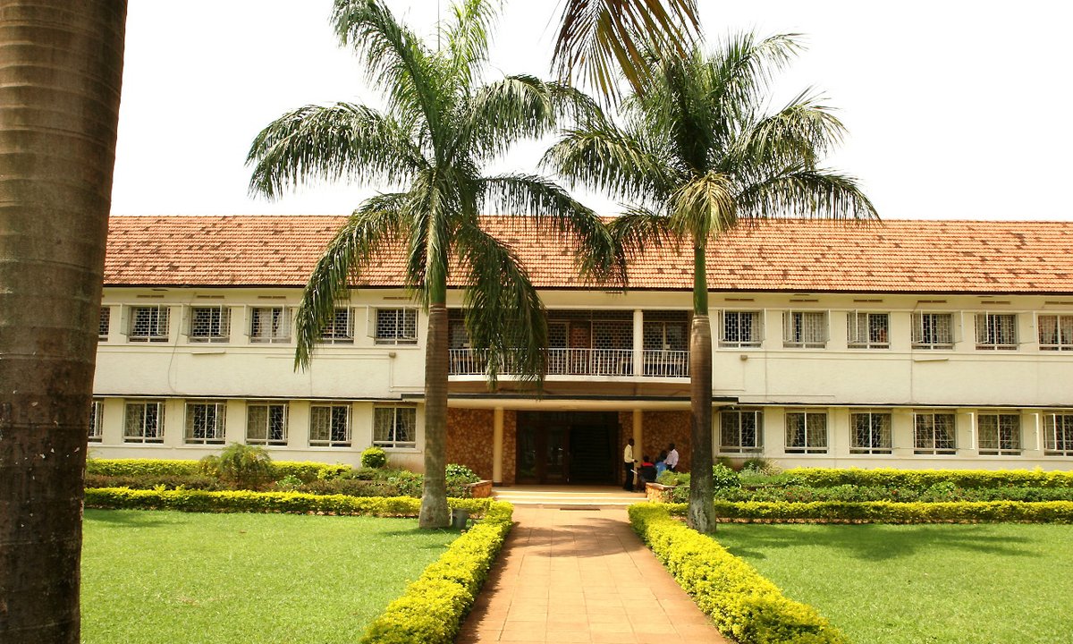 THIS WEEK IN HISTORY Sir Fredrick Crawford, the then Governor of Uganda officially opened the Faculty of Agriculture building at @Makerere on the 13th March, 1958. @MakCAES continues to be a knowledge hub for sustainable agricultural development in Uganda and the world.