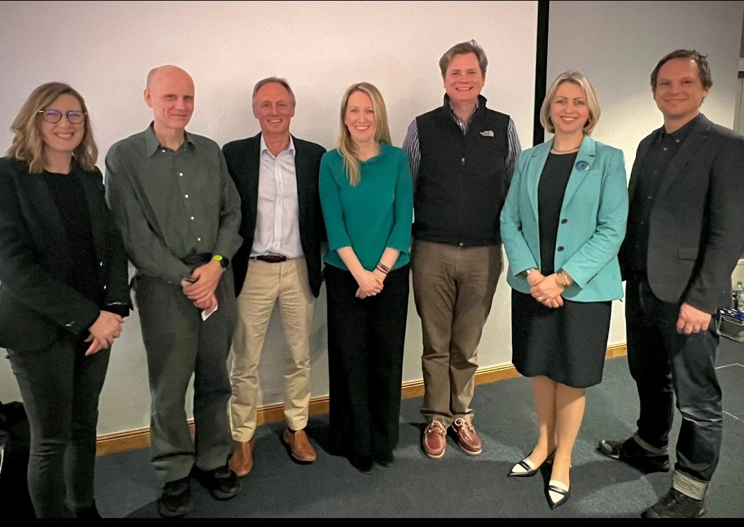BenAllenGP's tweet photo. 👭 Mostly a chance to connect, meet new people, challenge, practice &amp; learn from each other! @HelenStokesLam @TomPMarshall @stevewalter18 @drclairetaylor @ShiresKirsty @OldburySally @ArtfulDoctor &amp; many others!
And so many references to @HelenBevan it was like she was there! 6/6 https://t.co/MBSIVcG6LZ