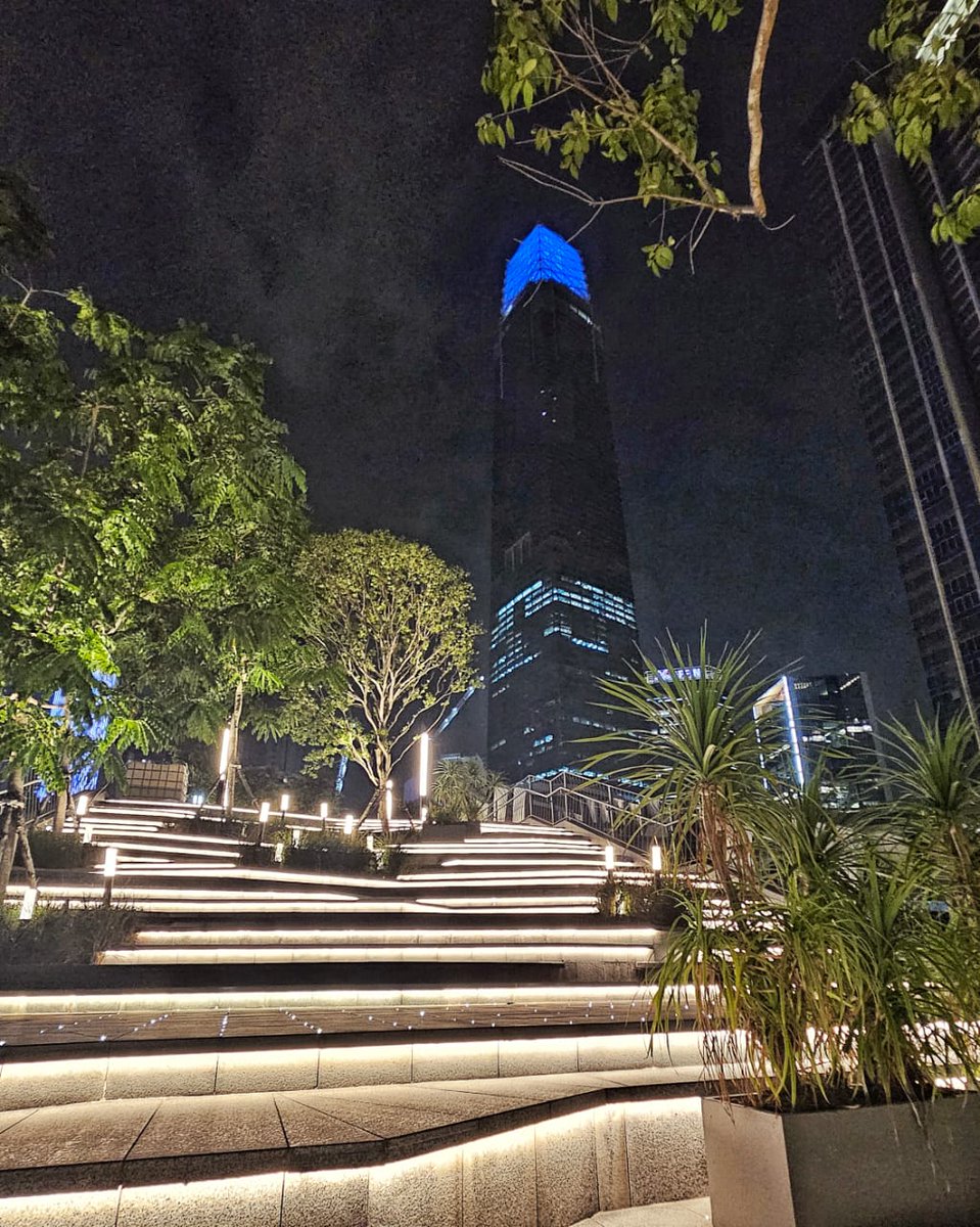 trxmycity's tweet image. Barat Walk is now open! You can access Barat Walk via the Dining Terrace of The Exchange TRX. Come and explore this area, a good new Instagrammable spot for you to take photo.

#tunrazakexchange #kualalumpur #klcity #kl #BaratWalk #lighting #staircase #terrace #gatheringspace