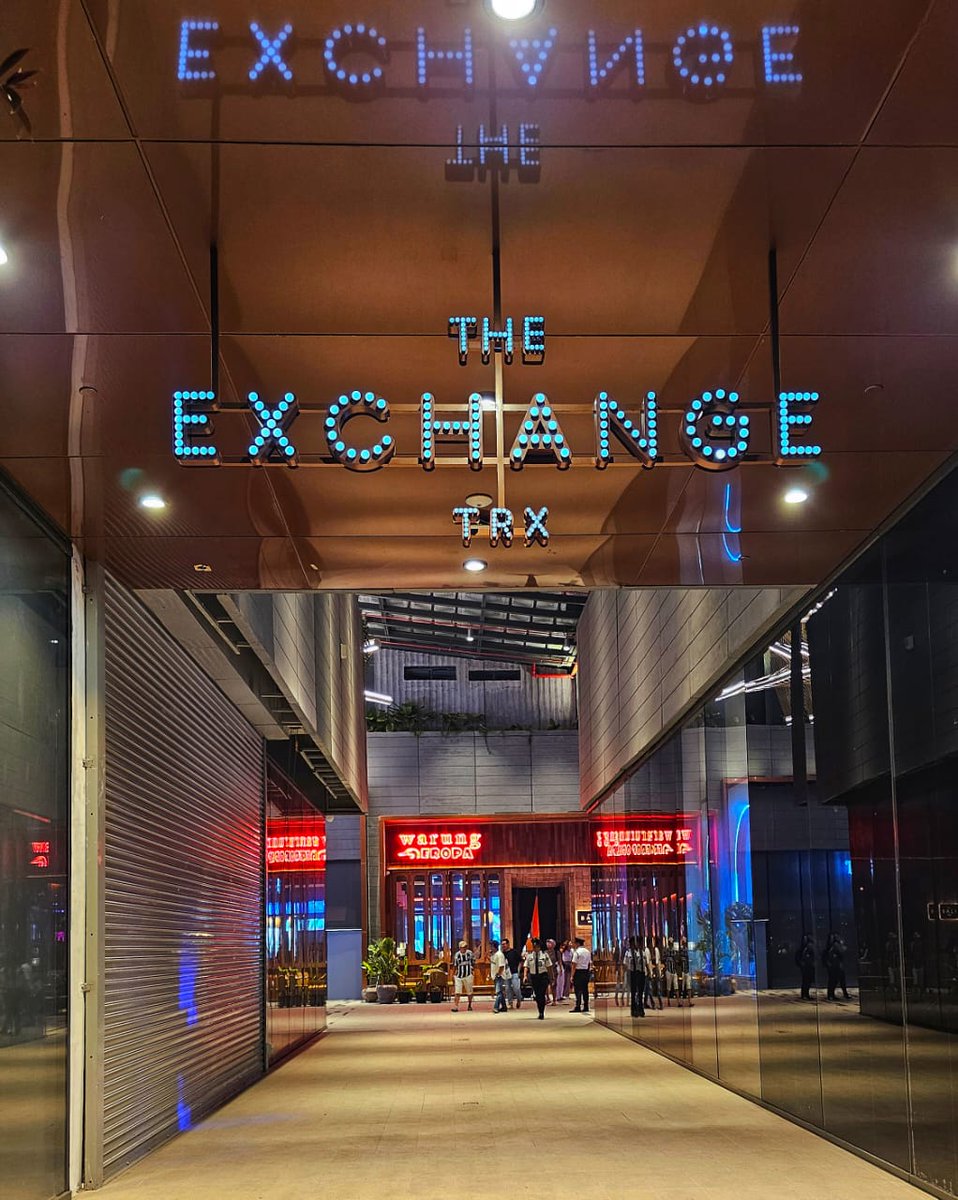 trxmycity's tweet image. Barat Walk is now open! You can access Barat Walk via the Dining Terrace of The Exchange TRX. Come and explore this area, a good new Instagrammable spot for you to take photo.

#tunrazakexchange #kualalumpur #klcity #kl #BaratWalk #lighting #staircase #terrace #gatheringspace
