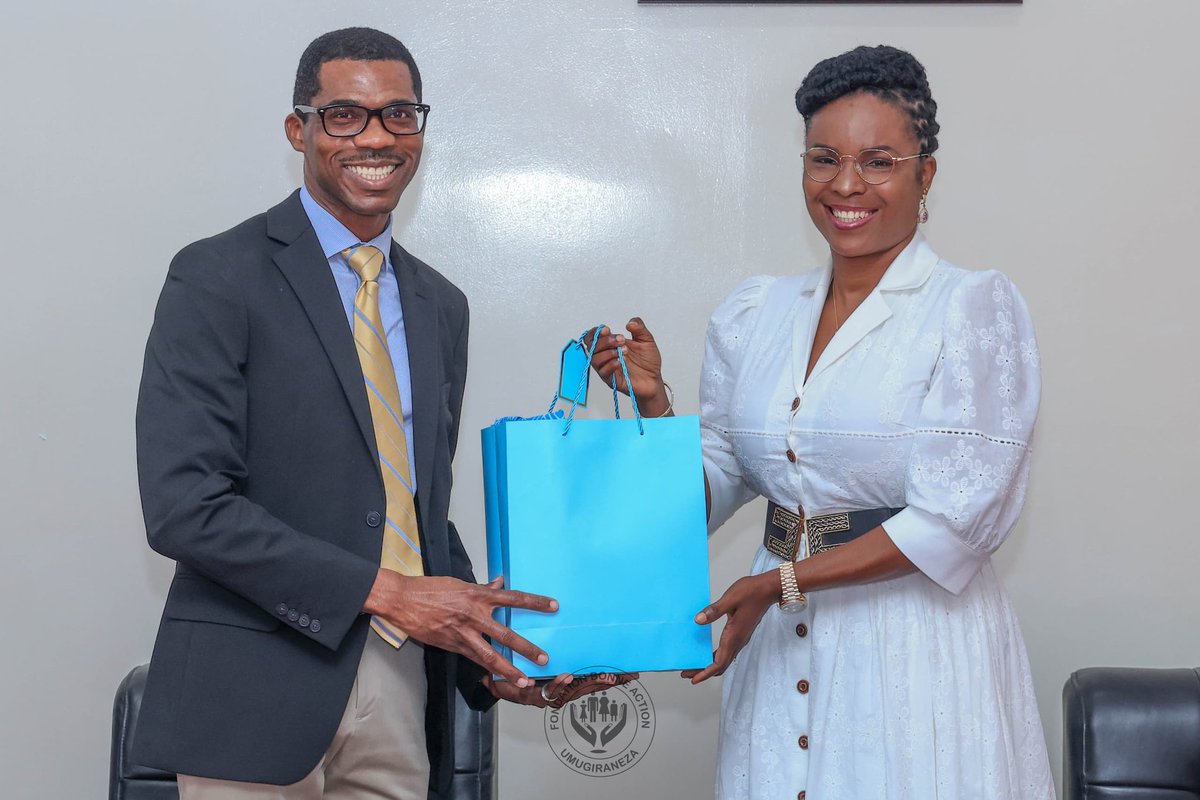 S.E <a href="/Burundi1stLady/">Angeline Ndayishimiye Ndayubaha</a> a remercié cette équipe de médecins et l'association AUDIZEMA pour cette initiative combien louable. AUDIZEMA quant à elle interpelle tous les autres burundais de la diaspora  à apporter leur contribution dans la construction de notre pays