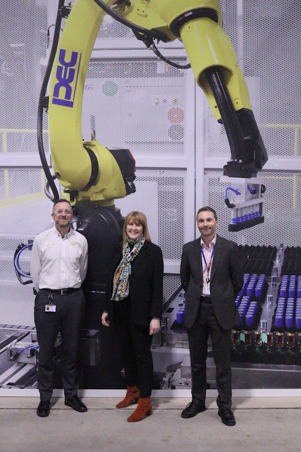 Yesterday we welcomed Sarah Jones MP, Shadow Minister for Industry and Decarbonisation, on site for a tour of our manufacturing line and an introduction to what we do. 🔋⚡ Thank you for visiting us @LabourSJ! #decarbonisation #sustainability #batteries #innovation
