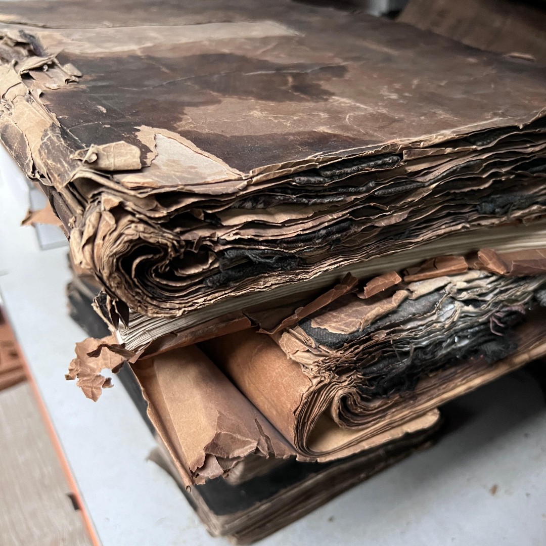 sunnybankmills's tweet image. Are you a paper lover? Come find out about the mouldy &amp;amp; grotty; cleaning; tears, repairs, infills and what can go wrong in the world of paper conservation - all at our next Weaving Voices talk on Saturday!

TICKETS &amp;gt; eventbrite.co.uk/e/740722048587

#PaperConservation #Archive
