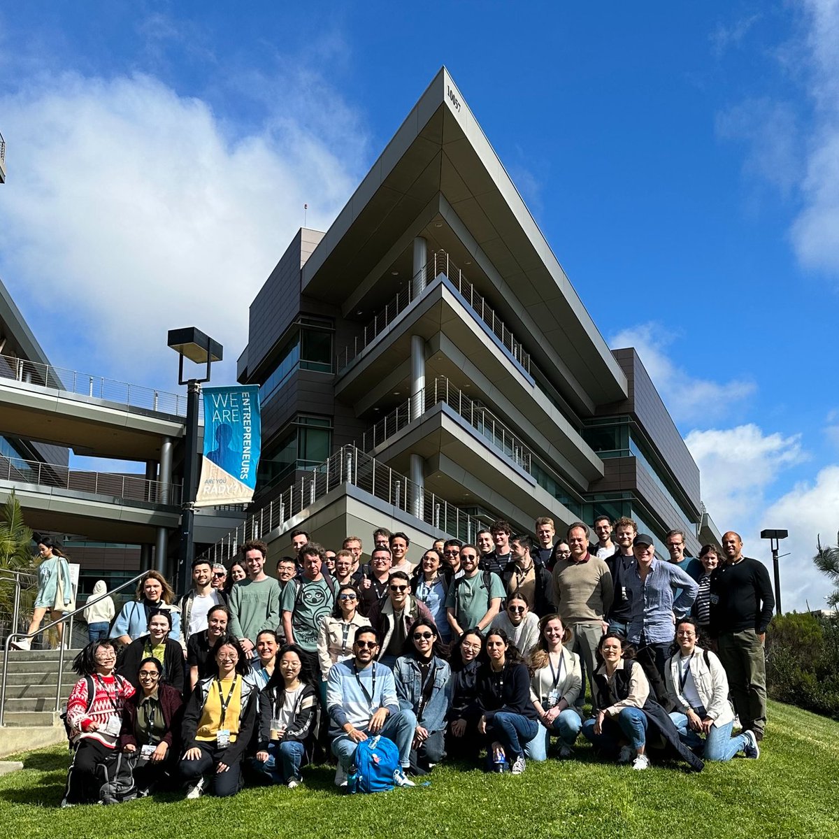 A big thank you to the 23 professors who joined us at the Spring School this week, and to all the engaged students who made this year's event memorable🌴 <a href="/UCSanDiego/">UC San Diego</a>  <a href="/RadySchool/">UC San Diego Rady School of Management</a>

Here's what we've been up to 🧵🖼️