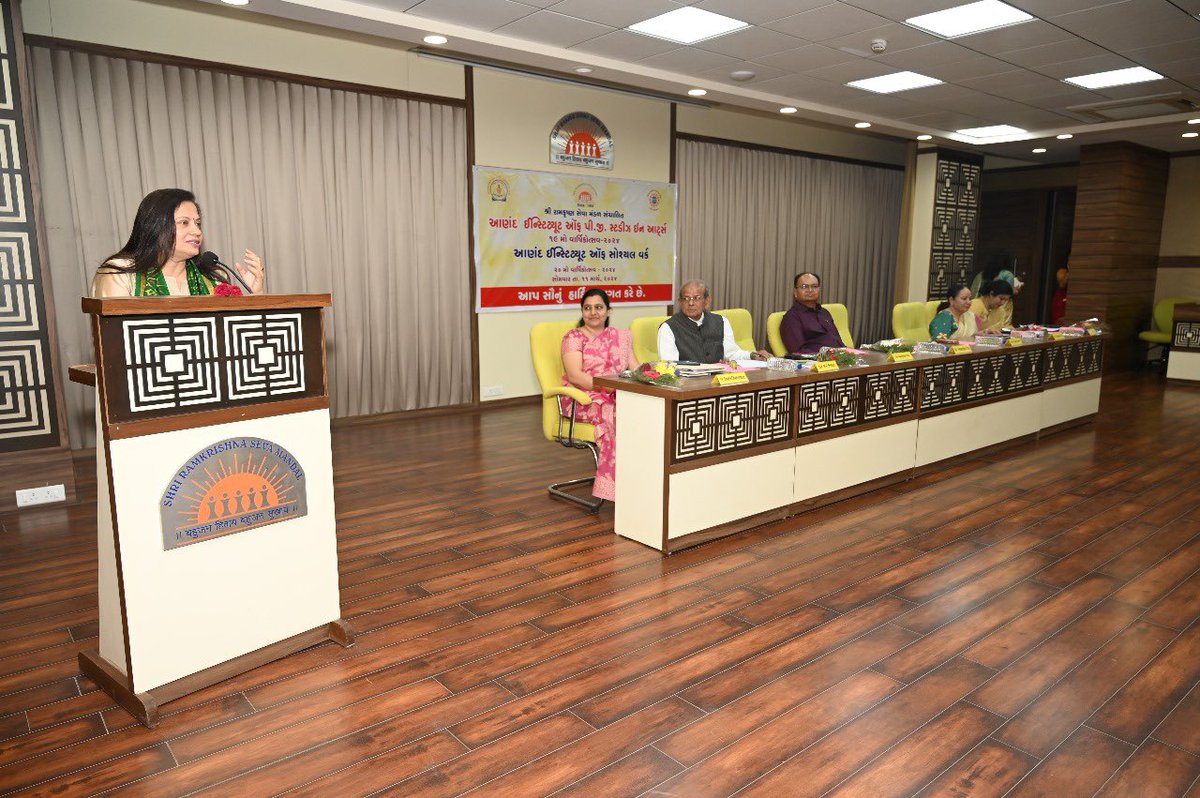 Nipa_Kamal's tweet photo. Celebrated20th  annual day of AISW at Ramkrishna Seva Mandal,  witness new Bharat Yuva’s enthusiasm to stay and contribute in development instead of going abroad. #thobhoyuva  #happymoments #lifeisachallenge #PowerToEmpower https://t.co/4CDO6PVVxB
