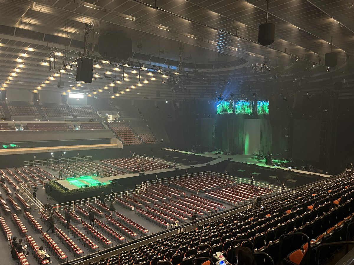 sonot3764's tweet photo. 開場‼️
#milet_GREENLIGHTS https://t.co/9UhCIBydqh