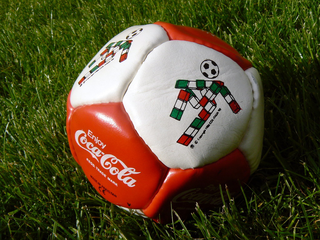 90sfootball's tweet image. Who remembers this ball? 😍
