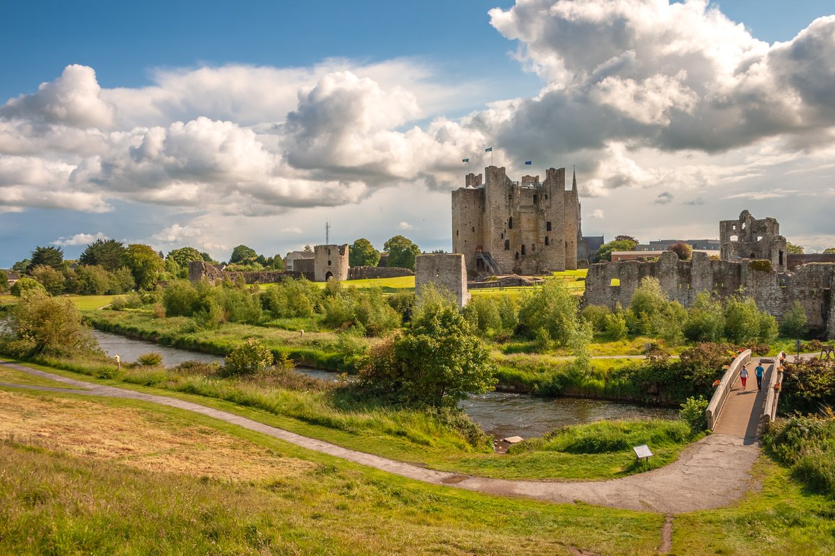 L’#Irlande participera aux célébrations organisées par la Région à l’occasion du Millénaire #GuillaumeLeConquérant ! 🇮🇪☘️ L'objectif ? Renforcer les liens historiques et culturels qui unissent les 2 territoires et amorcer des projets de coopération. 🤝➡️normandie.fr/2027-millenair…