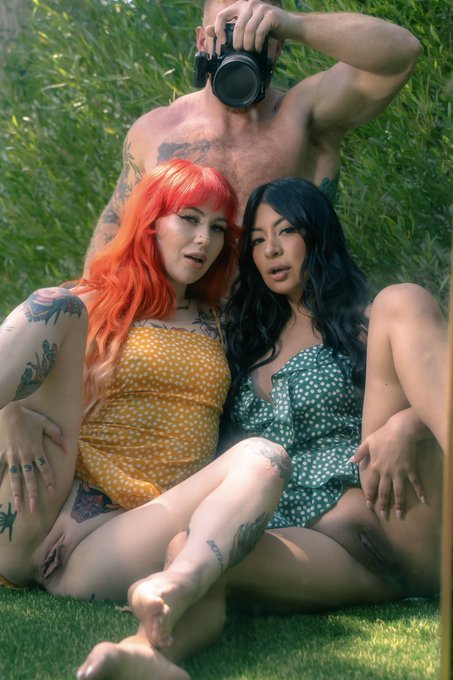 Just thinking about the time @TheCamiStrella and @letlovelesslive got horny at brunch and decided to<a class="tags" href="/tag/thecamistrella">@thecamistrella</a>