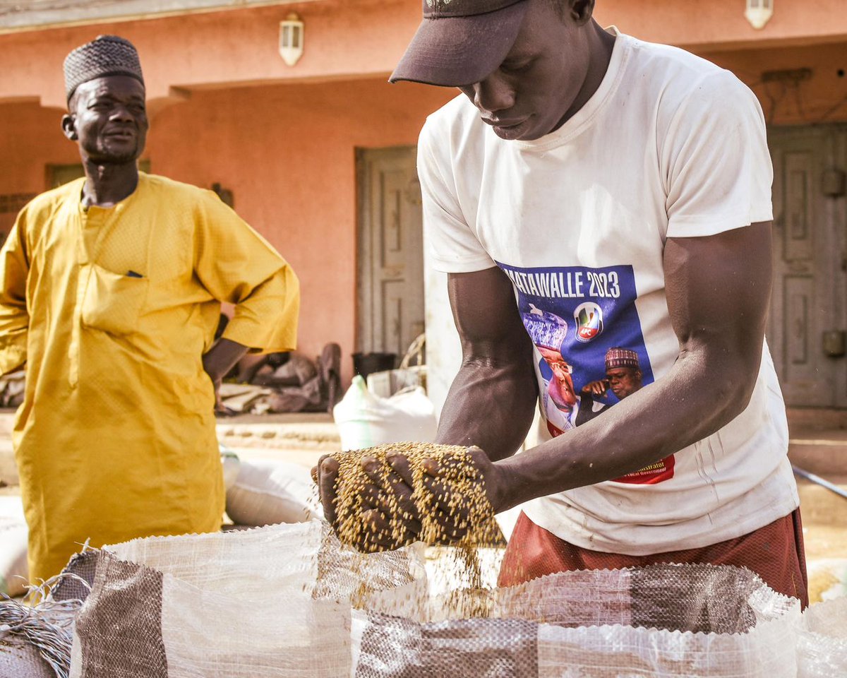HananColections's tweet photo. Big ups to Senator Yari for the #YariFeeds250k project! This initiative is making a significant difference in our community by providing vital support and lowering food prices.
May Allah Reward Him Amin
#Yariisworking
#Senatoryari https://t.co/4Gz3t0WTwt