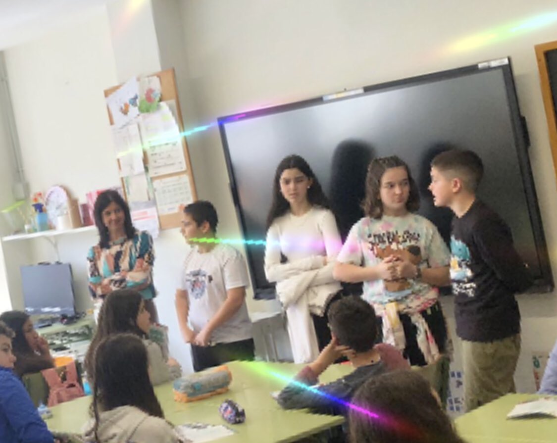 IESRosarioAcuna's tweet photo. Facilitando la transición primaria-secundaria, hemos finalizado la jornada visitando el #CPPumarin con antigu@s alumn@s del colegio para resolver las dudas de nuestros futuros estudiantes. @OrientacionA https://t.co/DIrAKBgZJ3