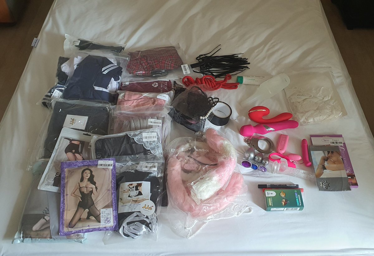 내일 저녁에 인천 한 신도시에서 사는 돌싱녀(35) 바디가 좋은 성향녀 섹속이 오랜만에 잡혔다.
코스튬 이벤트인형놀이, 기구플 진행하는데 어떤걸 준비해서 갈까?ㅎ

#섹트 #오프 #일탈 #코스튬 #기구플 #돌싱녀 #펨섭 #초대녀 #인천만남