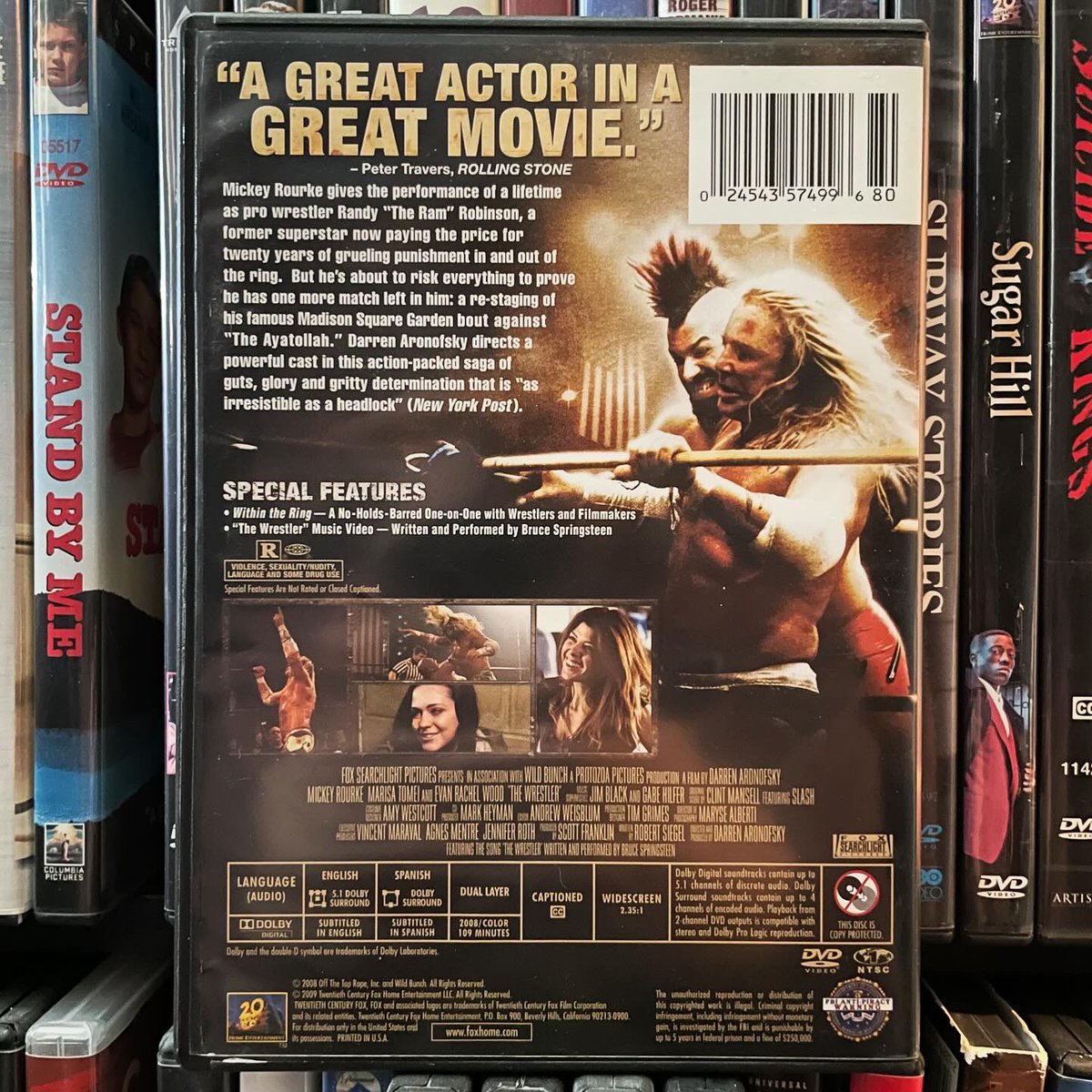 “The only place I get hurt is out there. The world don’t give a shit about me”
#thewrestler #2008movie #darrenaronofsky #marisatomei #evanrachelwood #clintmansell #robertsiegel #toddbarry #markmargolis #judahfriedlander #wrestlingmovie #dvd