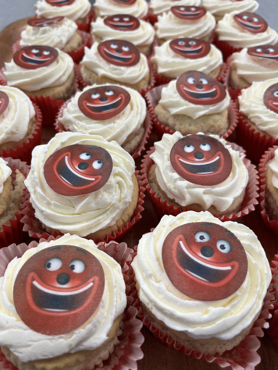 Comic Relief 2024 @HuttonCran Thank you for your generous donations! @comicrelief #comicrelief2024 Thank you Di, for the yummy cupcakes! 🧁❤️